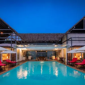 Stayvista At The Rain - River With Infinity Pool 4*, Alappuzha India